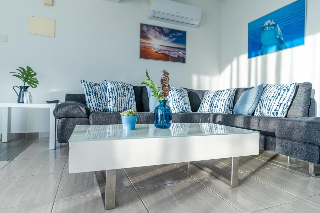 Makenzy Seaview Penthouse Apartment ลาร์นาคา ภายนอก รูปภาพ