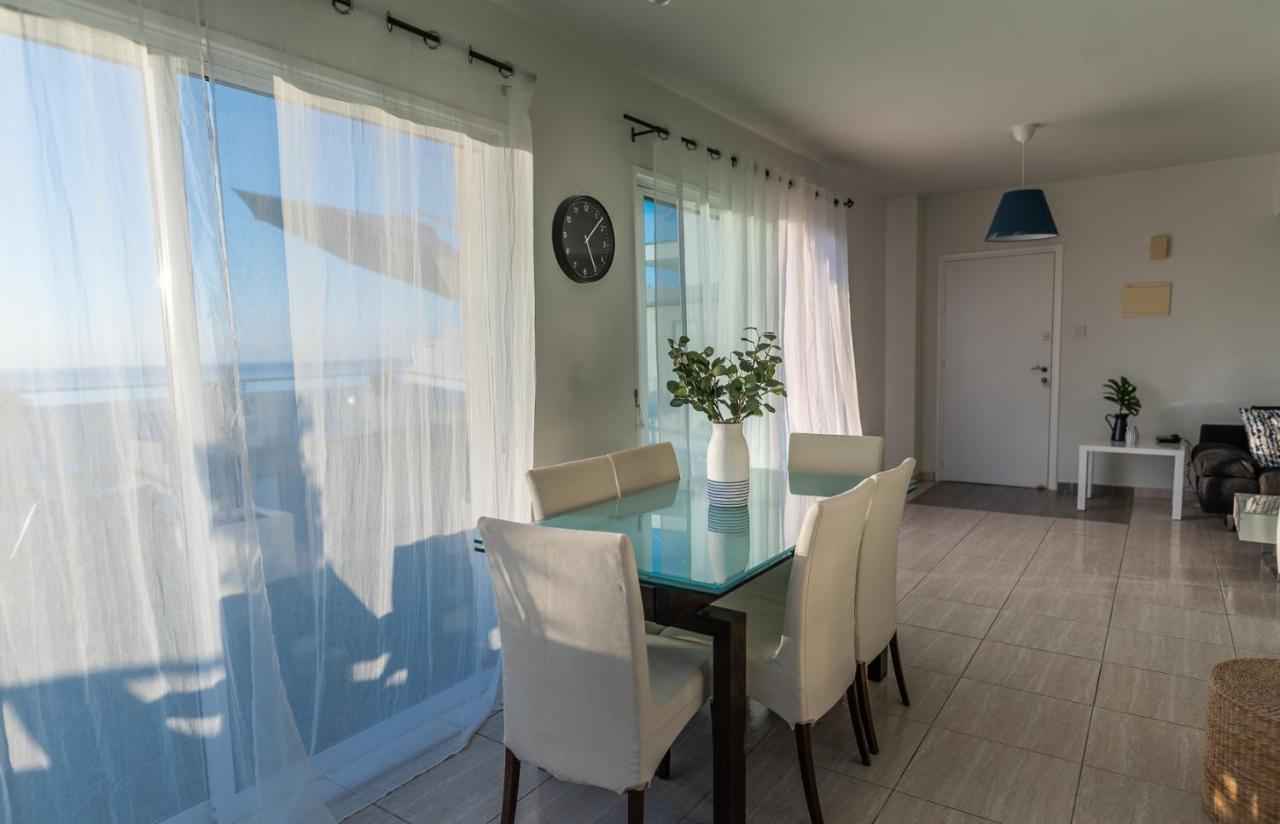 Makenzy Seaview Penthouse Apartment ลาร์นาคา ภายนอก รูปภาพ